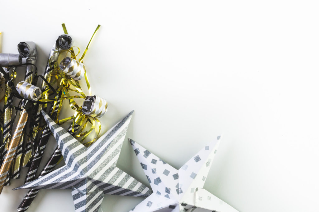 estrelinhas de papel para decoração ano novo.